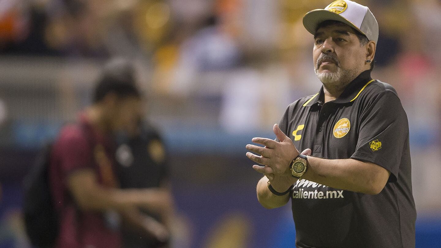 ¿Desaire a Diego Armando? Se registra pobre entrada en debut de Maradona