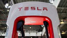 Tesla planea 'tijerazo' de su junta directiva 