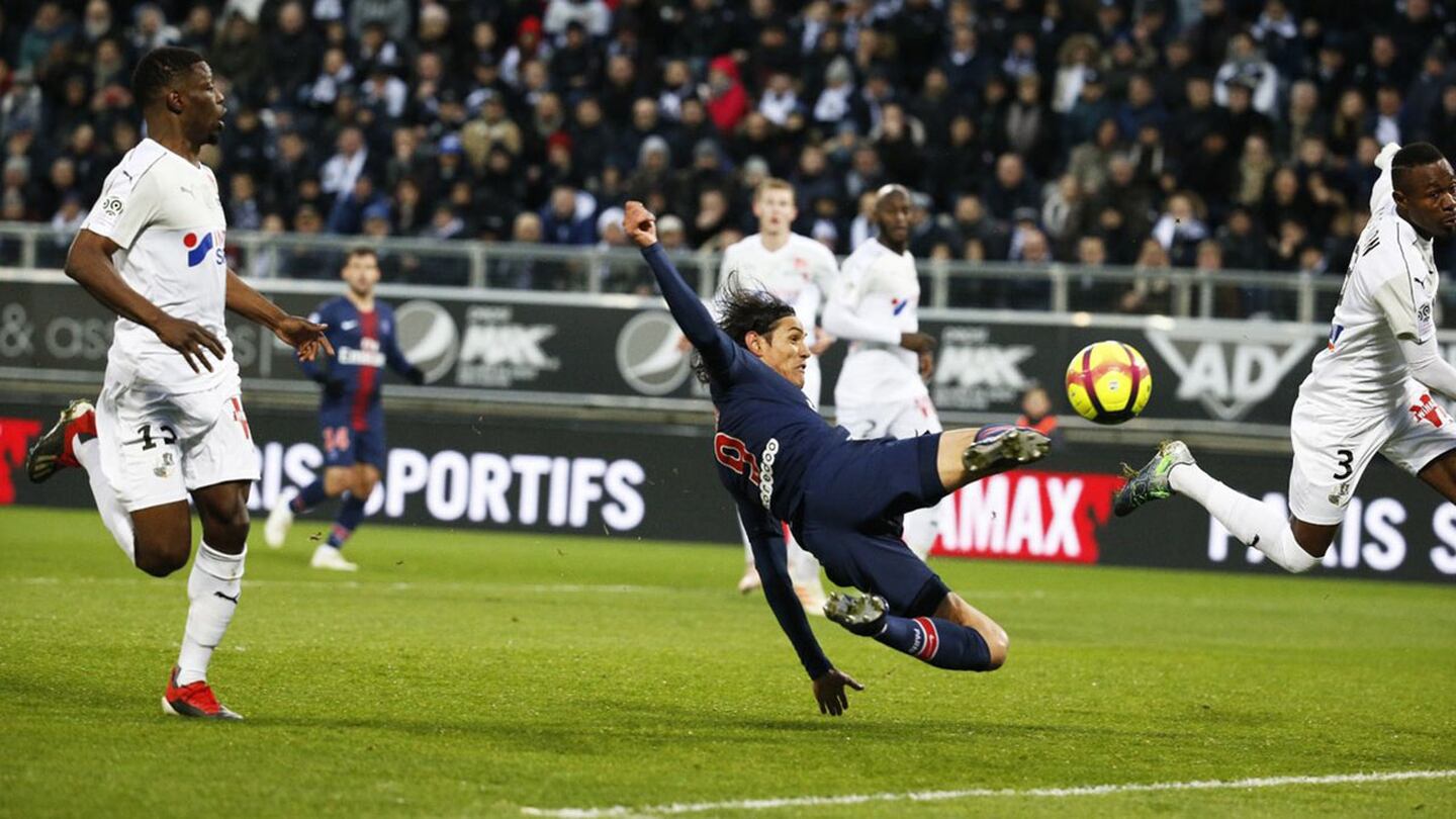 Cavani y Mbappé dirigieron el triunfo del París Saint Germain sin Neymar