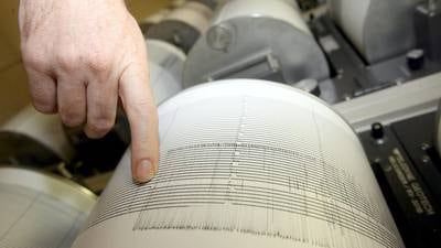 Sismo de magnitud 4.9 sacude a Santigo de Chile; incendios por sequía dejan 19 muertos