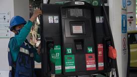 Profeco cierra 13 gasolineras por nueva norma que obliga a dar 'litros de litro'