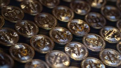¡Bitcoin cae! Se cotiza en menos de 60 mil dólares, su nivel más bajo en noviembre 