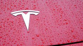 Tesla prevé escasez de los minerales que utiliza para las baterías de sus autos